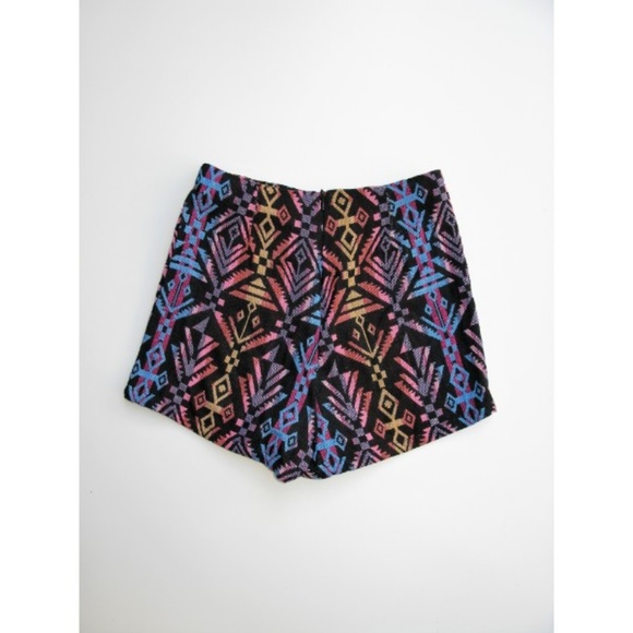 LF NaaNaa High Rise Woven Aztec Shorts XS NWT - Picture 3 of 3